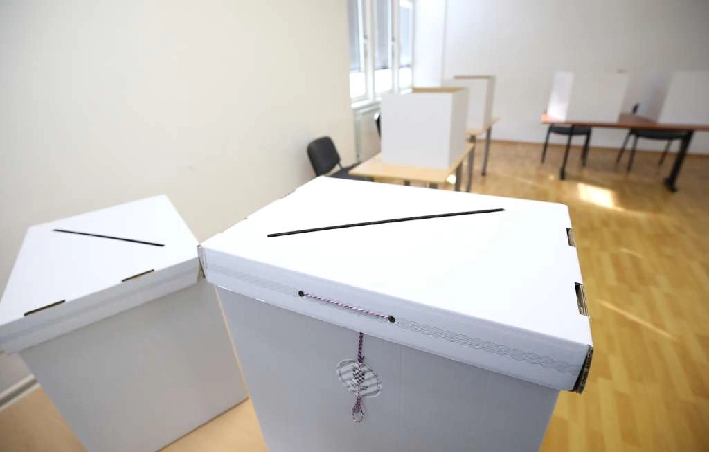 Kandidati za predsjednika Republike Hrvatske danas počinju prikupljati potpise
